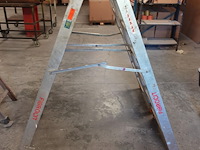 Dubbele alu trapladder - afbeelding 1 van  3