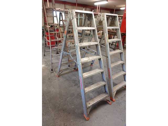 Dubbele alu trapladder - afbeelding 2 van  3