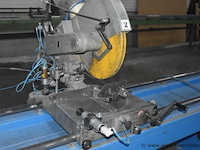 Dubbele aluminium afkortzaagmachine calvet univer 400ip, sr nr 06t181, bj 2006, werking niet gekend - afbeelding 2 van  6