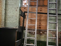 Dubbele aluminium ladder - afbeelding 1 van  4