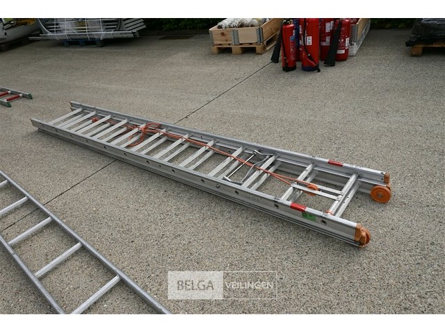 Dubbele aluminium ladder - afbeelding 1 van  4