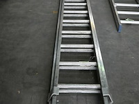 Dubbele aluminium ladder - afbeelding 1 van  3