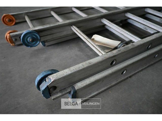 Dubbele aluminium ladder - afbeelding 3 van  4