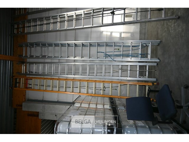 Dubbele aluminium ladder - afbeelding 1 van  4