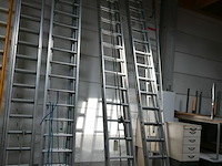 Dubbele aluminium ladder - afbeelding 1 van  4