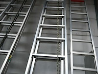 Dubbele aluminium ladder - afbeelding 1 van  4