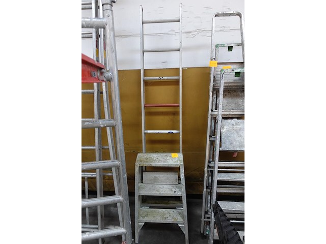 Dubbele aluminium trapladder - afbeelding 1 van  1