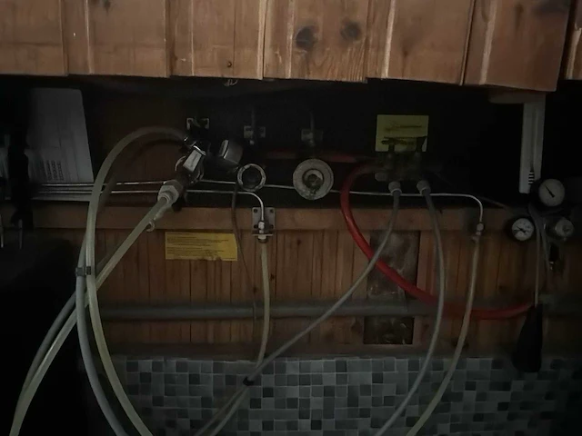 Dubbele bierpomp met spoelbak - afbeelding 4 van  6
