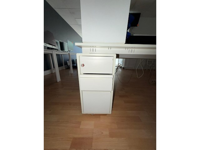 Dubbele bureau - afbeelding 3 van  7