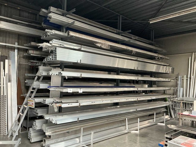 Dubbele draagarmstelling met platform - afbeelding 1 van  8