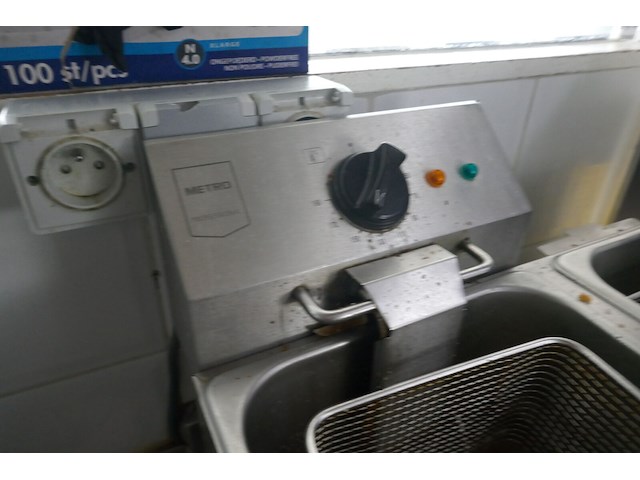Dubbele friteuse metro - afbeelding 2 van  4