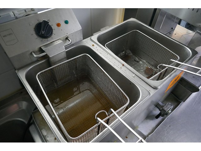 Dubbele friteuse metro - afbeelding 3 van  4