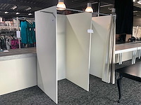 Dubbele houten paskamer - afbeelding 1 van  9