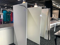 Dubbele houten paskamer - afbeelding 2 van  9