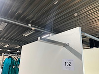 Dubbele houten paskamer - afbeelding 4 van  9