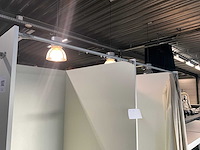 Dubbele houten paskamer - afbeelding 6 van  9