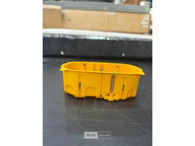 Dubbele inbouwdoos legrand - afbeelding 1 van  3