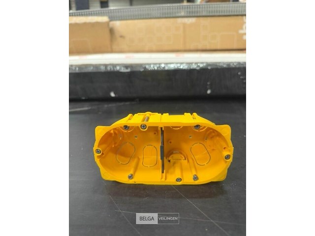 Dubbele inbouwdoos legrand - afbeelding 2 van  3