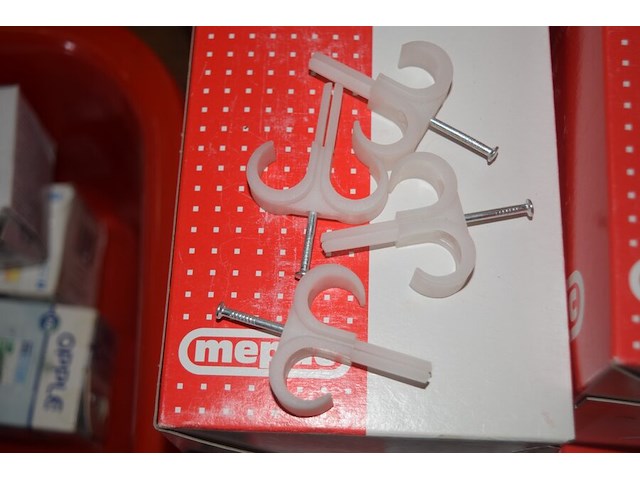 Dubbele kabelclips met nagel, 6 doosjes - afbeelding 1 van  3