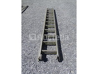 Dubbele metalen ladder van +/- 6 m (2 x 12 sporten) afmetingen: . +/- 326 cm gesloten. +/- 600 cm open - afbeelding 4 van  4