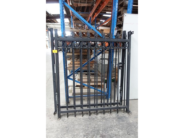 Dubbele metalen poort - afbeelding 1 van  8