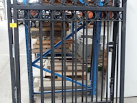 Dubbele metalen poort - afbeelding 1 van  8