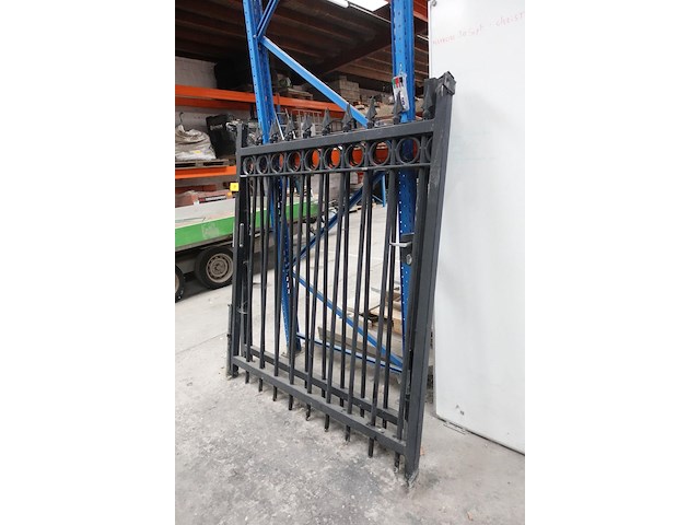 Dubbele metalen poort - afbeelding 3 van  8