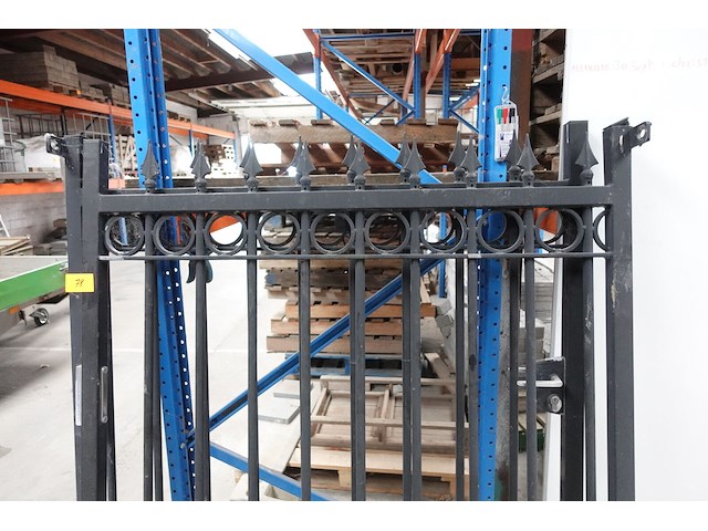 Dubbele metalen poort - afbeelding 5 van  8