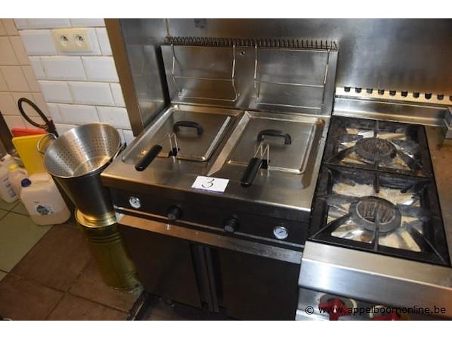 Dubbele professionele friteuse, zanussi, type-dii, 15 kw, werking niet gekend - afbeelding 1 van  2