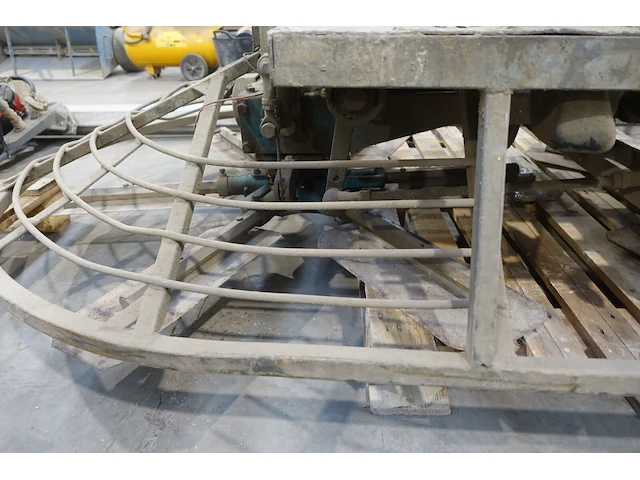 Dubbele ride-on betonpoliermachine b-mac - afbeelding 4 van  14