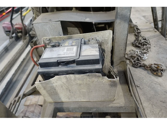 Dubbele ride-on betonpoliermachine b-mac - afbeelding 11 van  14