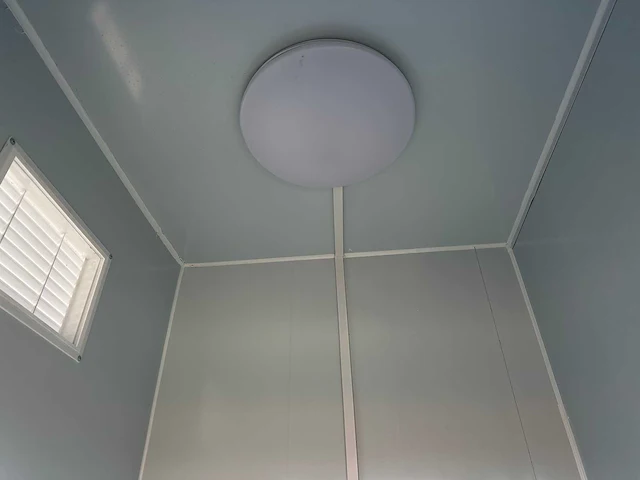 Dubbele toilet cabine - afbeelding 7 van  18