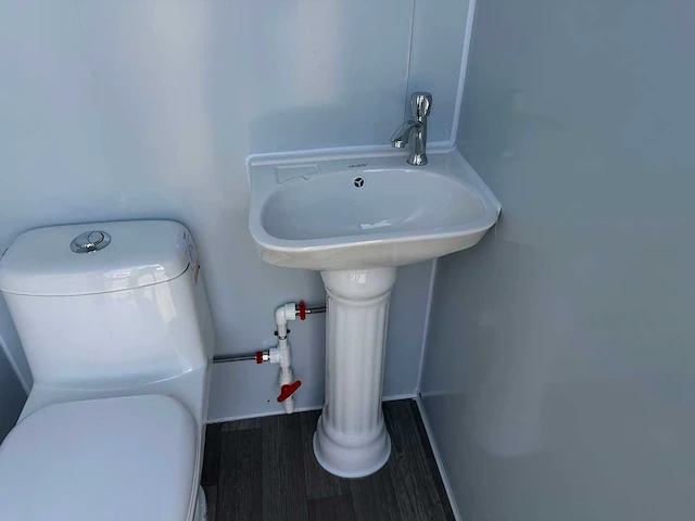 Dubbele toilet cabine - afbeelding 4 van  18
