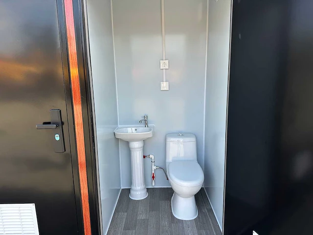 Dubbele toilet cabine - afbeelding 18 van  18