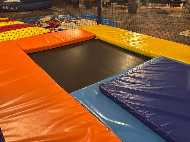 Dubbele trampoline - afbeelding 4 van  5