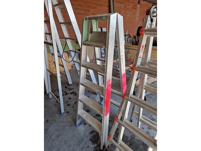Dubbele trapladder solide - afbeelding 6 van  6