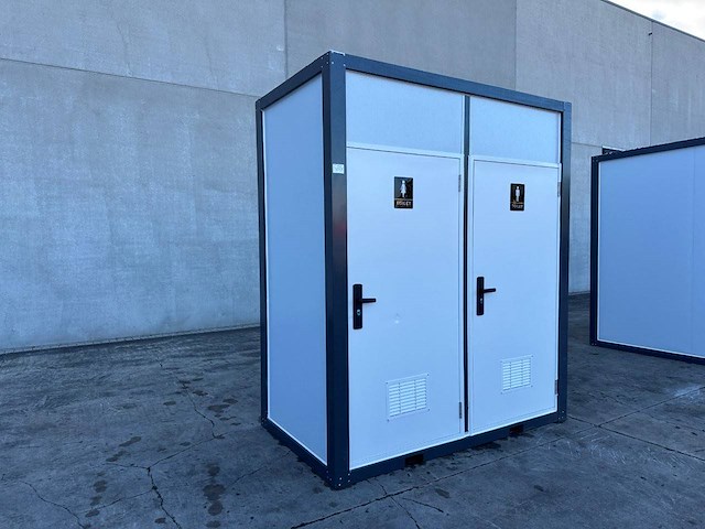 Dubbele wc cabine nieuw - afbeelding 1 van  1