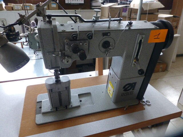 Dubbelnaalds naaimachine dürkopp adler - afbeelding 2 van  6