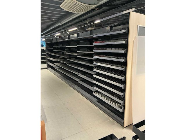 Dubbelzijdig winkel rek (+/- 20 lm) - afbeelding 5 van  6