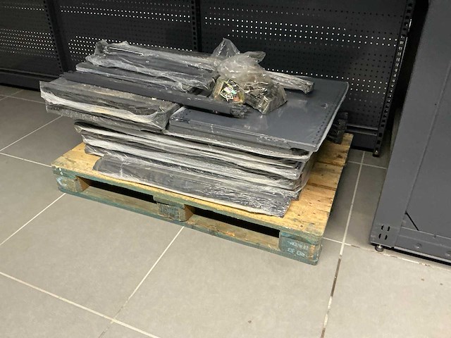 Dubbelzijdig winkel rek (+/- 22 lm) - afbeelding 4 van  8