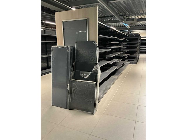 Dubbelzijdig winkel rek (+/- 22 lm) - afbeelding 7 van  8