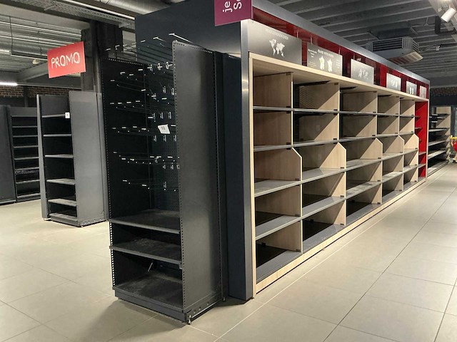 Dubbelzijdig winkel rek (+/- 26 lm) - afbeelding 1 van  9