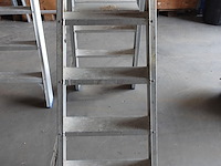 Dubbelzijdige alu trapladder solide - afbeelding 1 van  3