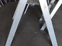 Dubbelzijdige alu trapladder solide - afbeelding 2 van  3