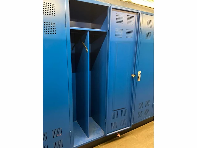 Dubbelzijdige lockerkast - afbeelding 2 van  4