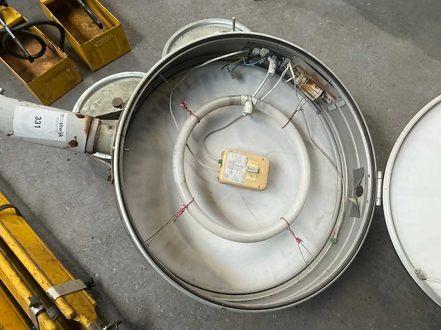 Dubbelzijdige ronde stationsklok mobatime klok - afbeelding 7 van  8