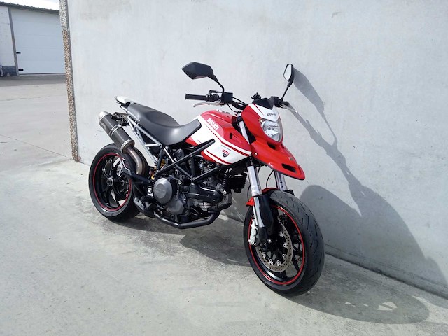 Ducati - hypermotard 796 - motorfiets - afbeelding 6 van  9