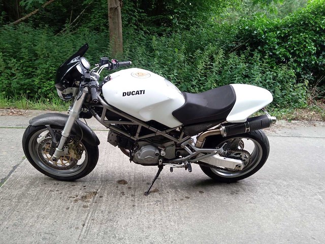 Ducati - monster - motorfiets - afbeelding 4 van  11