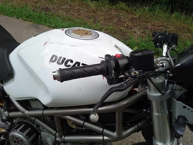 Ducati - monster - motorfiets - afbeelding 6 van  11