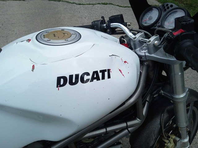 Ducati - monster - motorfiets - afbeelding 2 van  11